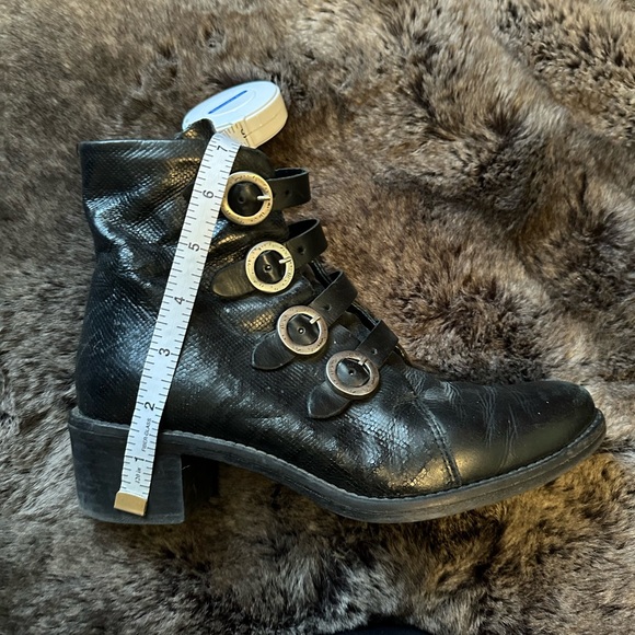 Miz Mooz  Buckle Ankle Boots Black. Not sure of style. Gently worn see pic - Picture 7 of 11